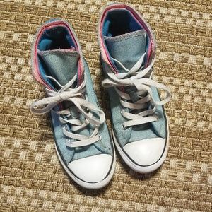 Kid's size 1 Converse high top